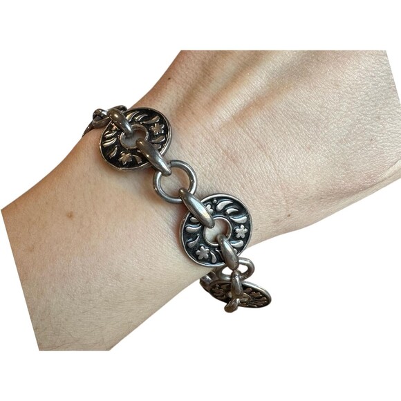 Vintage Jewelry Black and Silver Tone Floral Chain Link Bracelet  Lobster Claw - Picture 1 of 3
